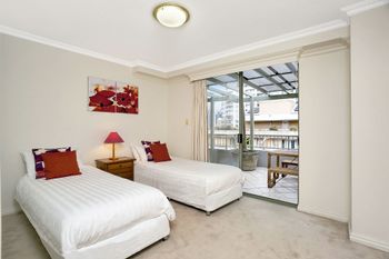 Dual Level Apt Darling Harbour HWD89 - Inverell Accommodation 2