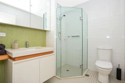 Glenelg Skyline Penthouse WiFi - Inverell Accommodation 5