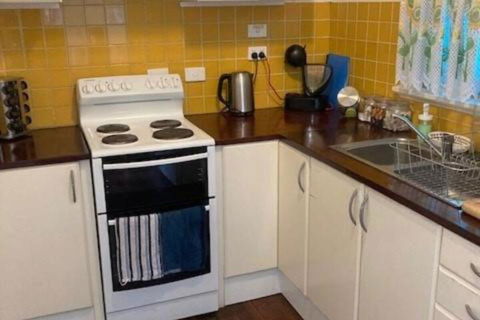 Miramar Cottage - Inverell Accommodation 5
