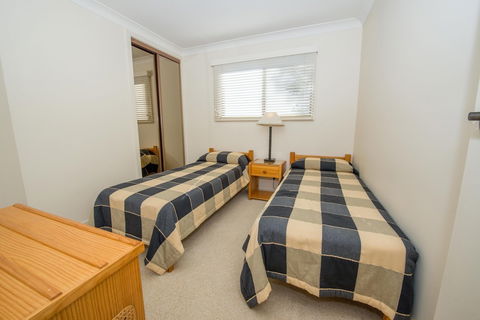 A Yachtsmans Rest Unit 4, 37 Victoria Parade - Inverell Accommodation 4