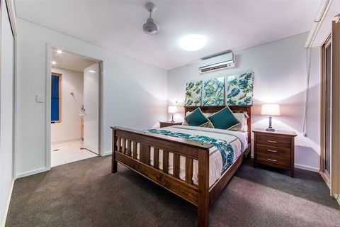 Palm Retreat - Inverell Accommodation 3