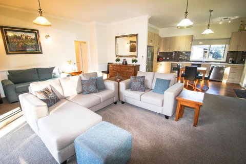 Dieudonne - Inverell Accommodation 3