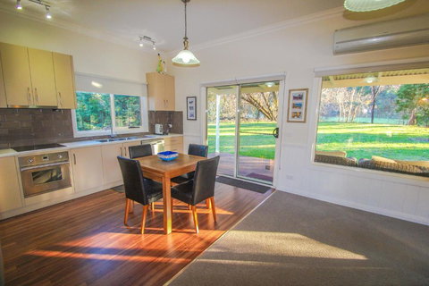 Dieudonne - Inverell Accommodation 2