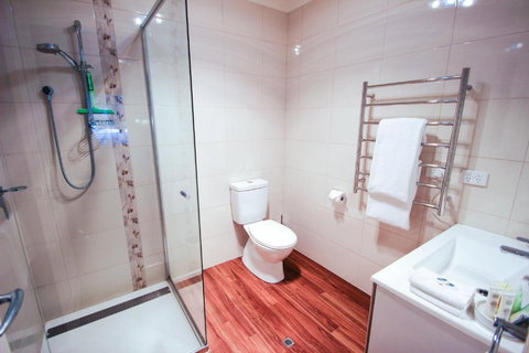 Dieudonne - Inverell Accommodation 4