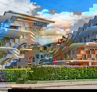Shoal Towers Unit 3 / 11 Shoal Bay Road