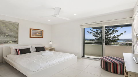 A Stylish Apartment With Noosa Views! Unit 6 Yaringa 29 Noosa Drive - Inverell Accommodation 0