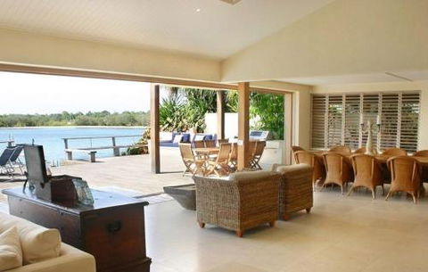 78 Noosa Parade - Inverell Accommodation 3