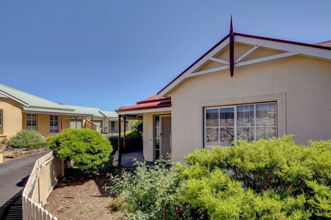 Avalon Cottage - Inverell Accommodation 1