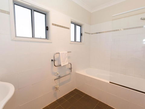 Aspect 2 / 8a Poly Cow Lane - Inverell Accommodation 2