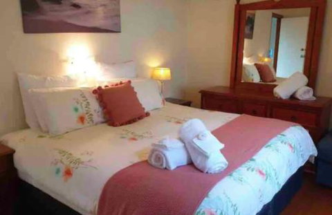 RYE Rock N Roll & Roadsters Are Coming To Town - Inverell Accommodation 4
