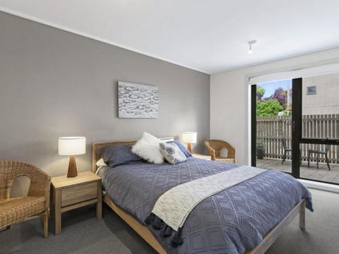 APARTMENT 23 PACIFIC APARTMENTS Sit On The Deck & Soak In The View - Inverell Accommodation 2