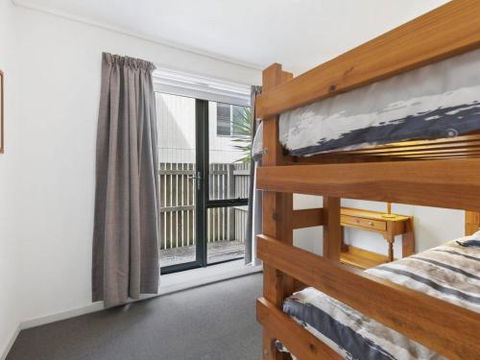 APARTMENT 23 PACIFIC APARTMENTS Sit On The Deck & Soak In The View - Inverell Accommodation 1