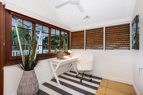 Gorgeous Home 3 Mins To Strand - Inverell Accommodation 3