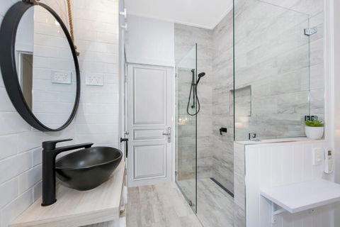 Gorgeous Home 3 Mins To Strand - Inverell Accommodation 4