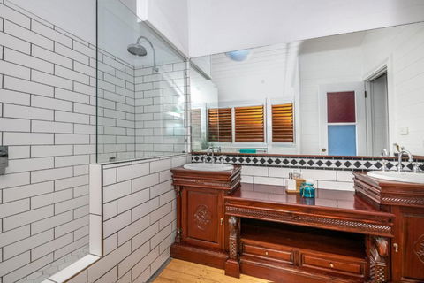 Gorgeous Home 3 Mins To Strand - Inverell Accommodation 2