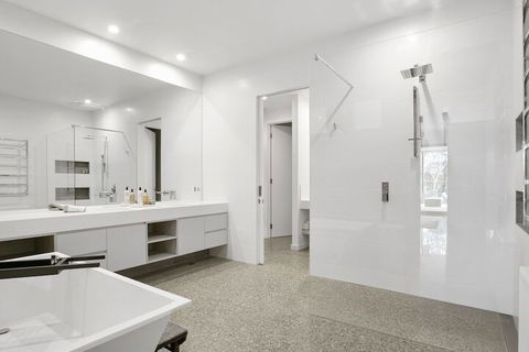 Lansdowne Villa - Inverell Accommodation 4