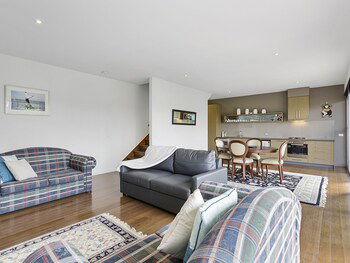 DREW Stay On St. Andrews Top Rated Golf Course - Inverell Accommodation 4