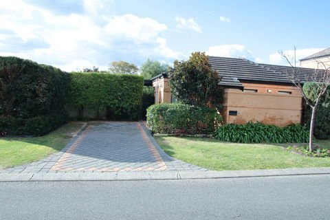 Azalea Villa - Inverell Accommodation 4