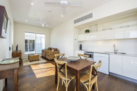 Reflections Villa 2 - Inverell Accommodation 6