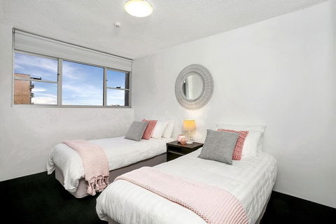 Modern Two Bedroom Apartment With Views HARIS - Inverell Accommodation 5
