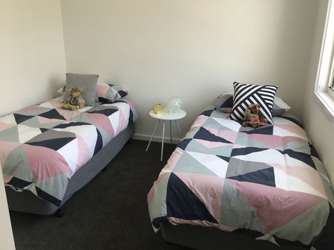 Discover Beach Retreat - Inverell Accommodation 1