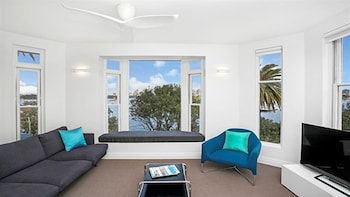 Modern Apartment With Sydneys Finest Views CP308 - Inverell Accommodation 6