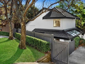 ALAN1 Leafy Tranquil Home - Inverell Accommodation 6