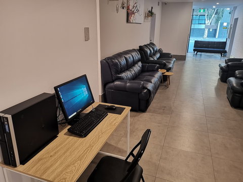 Perth 5 Backpacker Hostel - Inverell Accommodation 3