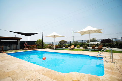 Crestview Tourist Park - Inverell Accommodation 6
