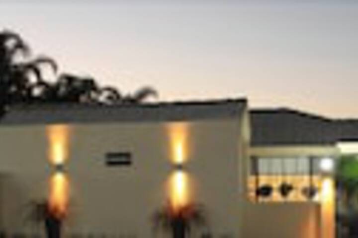 Girrawheen WA Inverell Accommodation