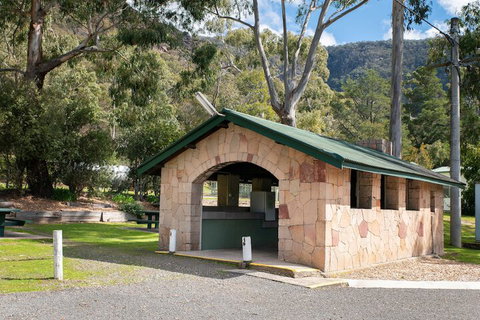 Breeze Holiday Parks - Halls Gap - Inverell Accommodation 2