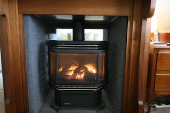 Westbury Gingerbread Cottages - Inverell Accommodation 5