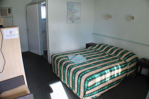 Lake Forbes Motel - Inverell Accommodation 6