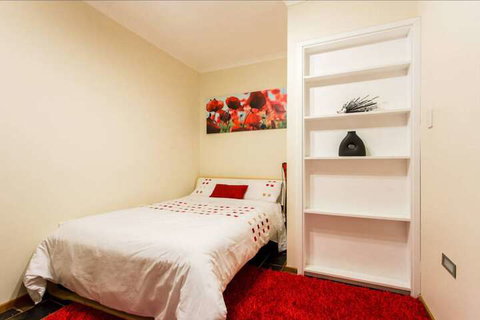 Adriennes Country Retreat - Inverell Accommodation 7