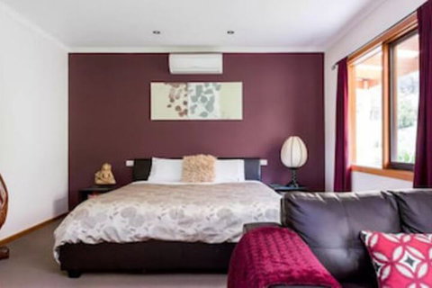 Adriennes Country Retreat - Inverell Accommodation 0