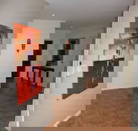 Darwin Deluxe Apartments - Inverell Accommodation