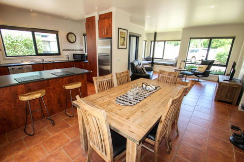 Avignon In Bright - Inverell Accommodation 2