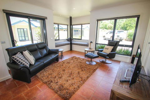 Avignon In Bright - Inverell Accommodation 3