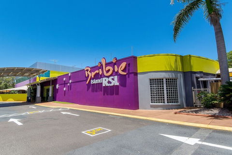 Immaculate First Floor Waterfront Unit Welsby Pde Bongaree - Inverell Accommodation 1