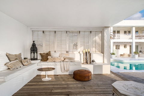 Your Luxury Escape - Bisque House - Inverell Accommodation 4