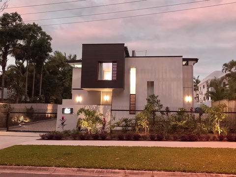 Aria Port Douglas Villas - Inverell Accommodation 2