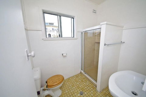 Apollo 1 9 Hodgson Street - Inverell Accommodation 3