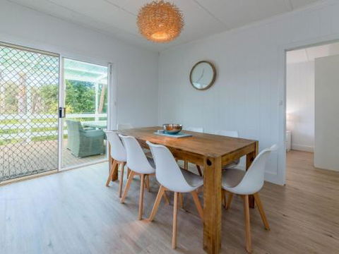 DRIFTAWAY ACROSS FROM SURF BEACH - Inverell Accommodation 3