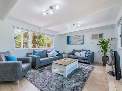 DRIFTAWAY ACROSS FROM SURF BEACH - Inverell Accommodation 6