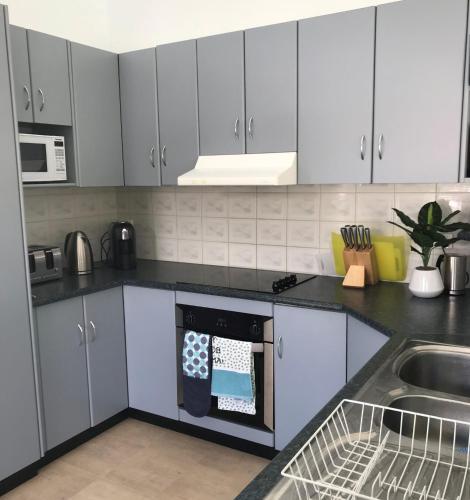 11 Anchovy Street Tin Can Bay Summer Haven Coastal Retreat - Inverell Accommodation 1