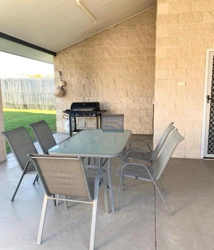 11 Anchovy Street Tin Can Bay Summer Haven Coastal Retreat - Inverell Accommodation 3