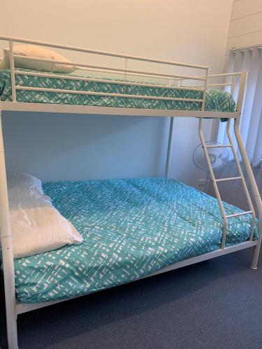 11 Anchovy Street Tin Can Bay Summer Haven Coastal Retreat - Inverell Accommodation 5