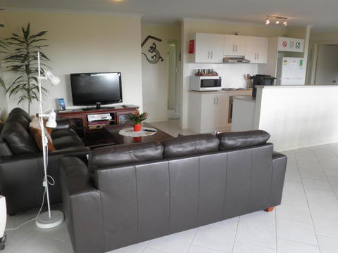 The Haven Island Beach - Inverell Accommodation 4