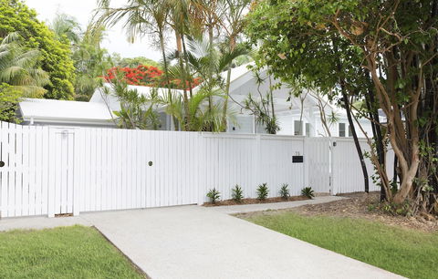 A PERFECT STAY Barrel & Branch Heart Of Town - Inverell Accommodation 0