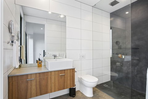 Apollo Bay Beach House - Inverell Accommodation 2